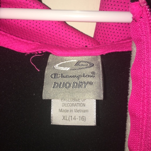 Girls 14-16 Champion sweatshirt. - Picture 4 of 4